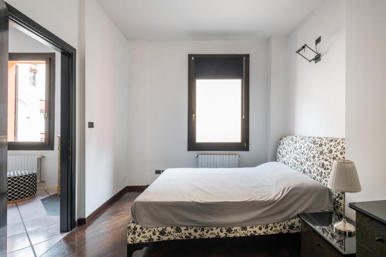 Torre Dell'Orologio Apartment By Wonderful Italy โบโลญญา ภายนอก รูปภาพ